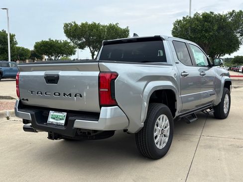 New 2026 Toyota Tacoma SR5 AWD/4WD image 4