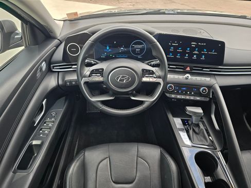 Used 2023 Hyundai Elantra Limited FWD image 12