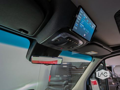 Used 2025 Mercedes-Benz Sprinter 3500 image 16