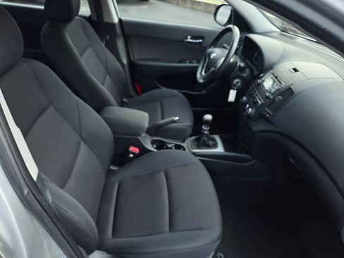 Used 2010 Hyundai Elantra SE FWD image 27