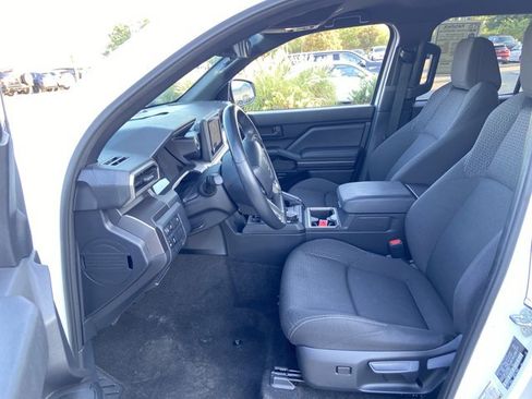 Used 2025 Toyota 4Runner SR5 AWD/4WD image 34