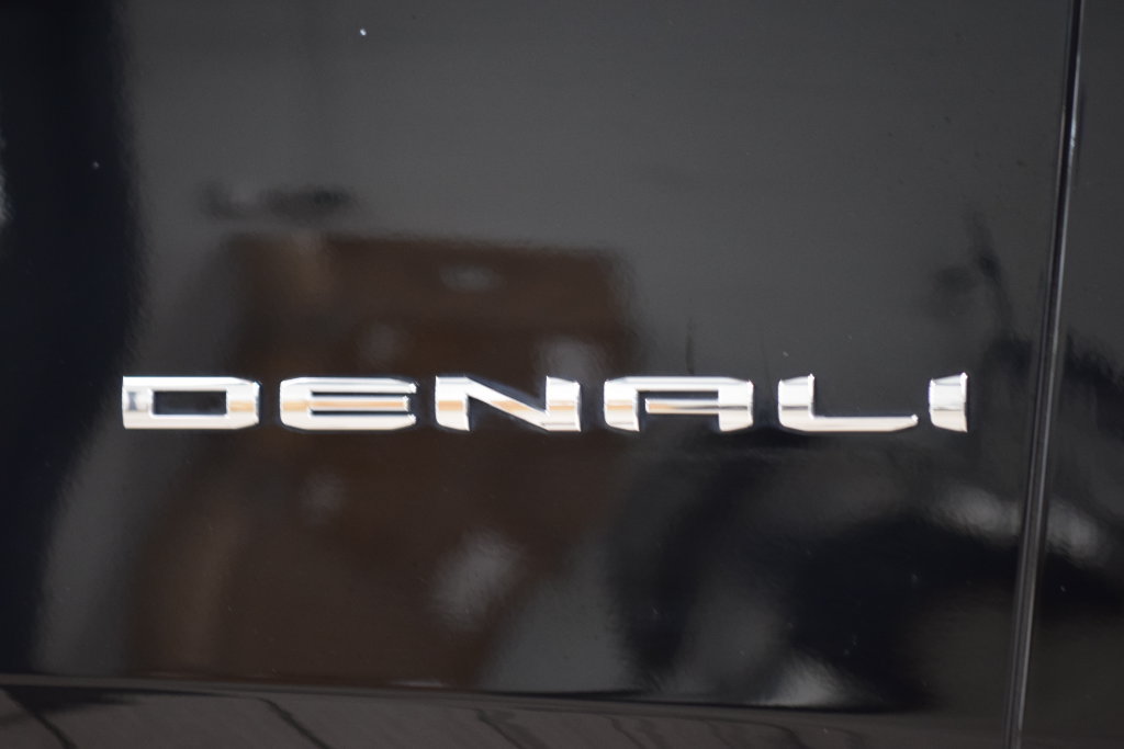 Used 2024 GMC Yukon Denali AWD/4WD image 17