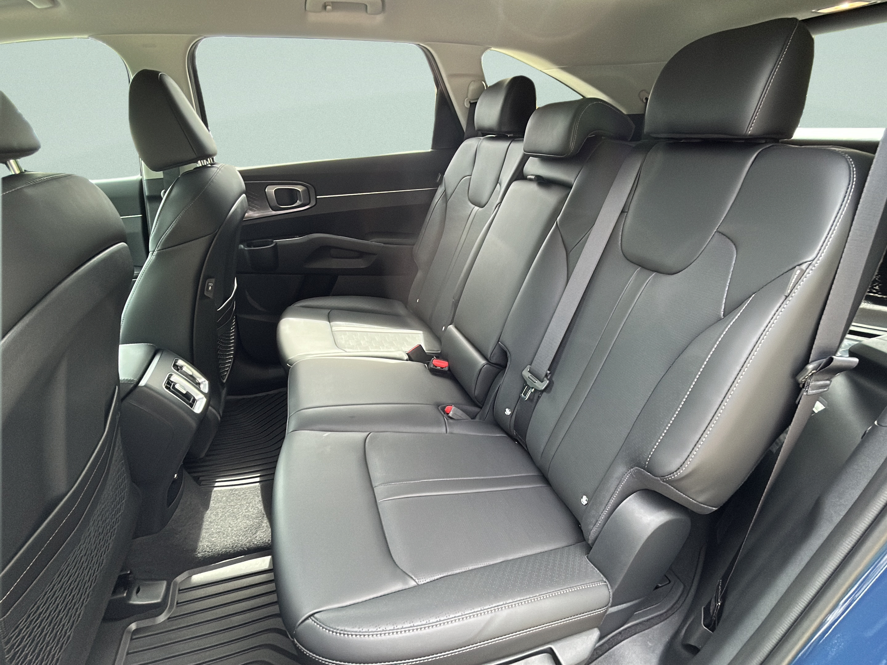 New 2026 Kia Sorento S FWD image 10