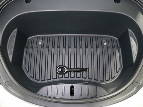 Used 2018 Tesla Model 3 Long Range RWD image 23