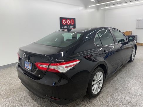 Used 2020 Toyota Camry LE w/ Convenience Package image 8