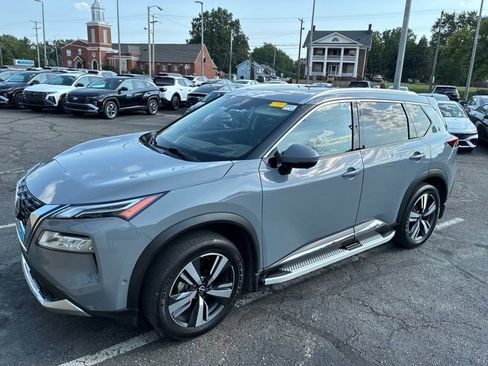 Used 2023 Nissan Rogue Platinum w/ Platinum Premium Package AWD/4WD image 2