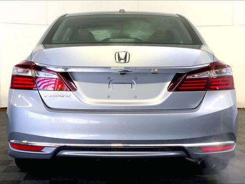 Used 2017 Honda Accord EX-L image 6