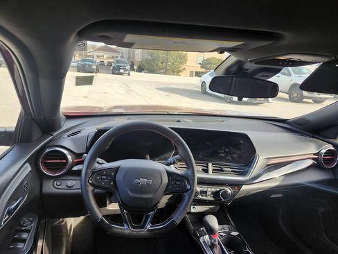 Used 2024 Chevrolet Trax RS image 10