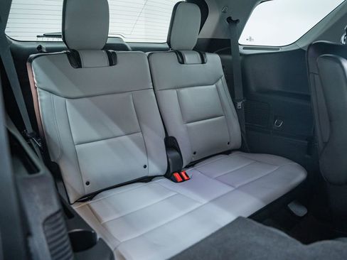 Certified 2021 Ford Explorer XLT w/ Equipment Group 202A image 34