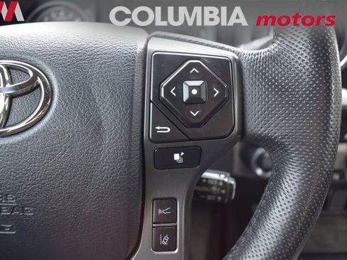 Used 2018 Toyota Tacoma TRD Off-Road image 17