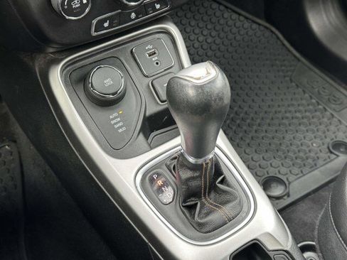 Used 2018 Jeep Compass Latitude w/ Safe & Security Group image 22