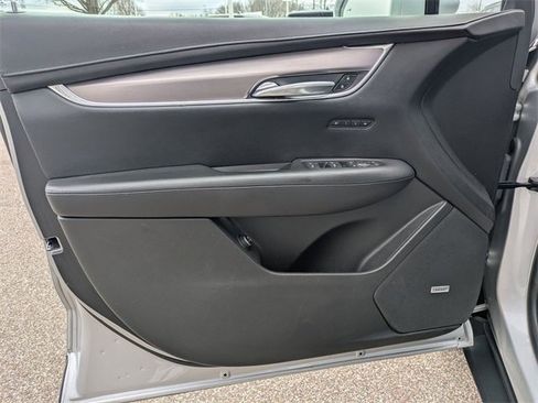 Used 2017 Cadillac XT5 Luxury image 23