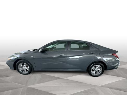 Used 2025 Hyundai Elantra SE FWD image 5