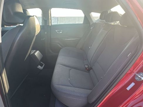 Used 2025 Kia K4 LXS image 31
