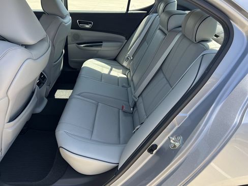 Used 2018 Acura TLX V6 w/ Technology Package FWD image 10