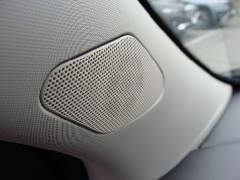 Used 2017 Chevrolet Traverse LT w/ Style and Technology Package image 28