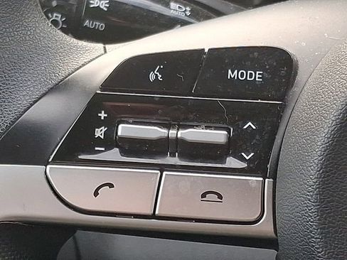 Used 2022 Hyundai Elantra SEL image 20