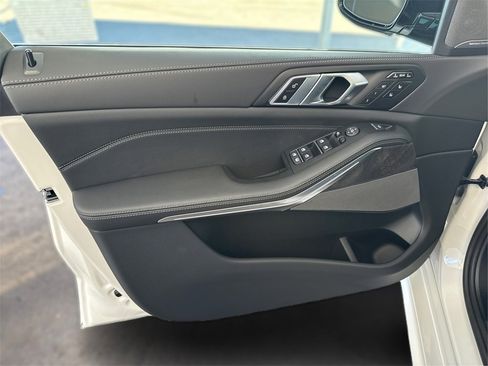 New 2026 BMW X7 M60i w/ Executive Package image 26