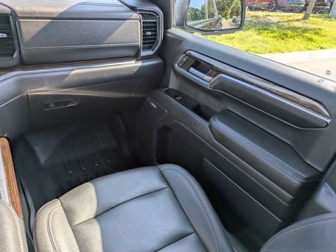 Used 2023 GMC Sierra 1500 Elevation w/ Elevation Premium Package AWD/4WD image 17