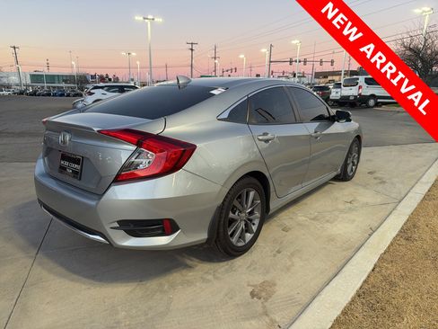 Used 2019 Honda Civic EX image 4