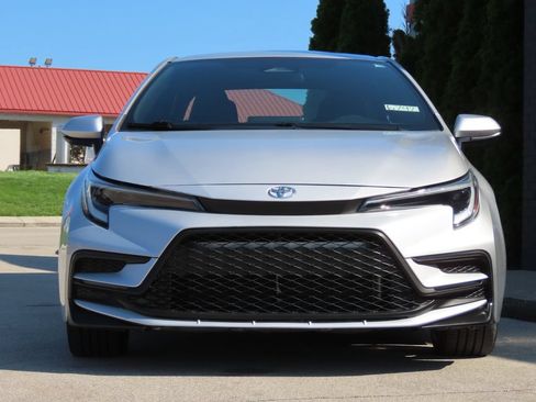 Used 2024 Toyota Corolla SE FWD image 6