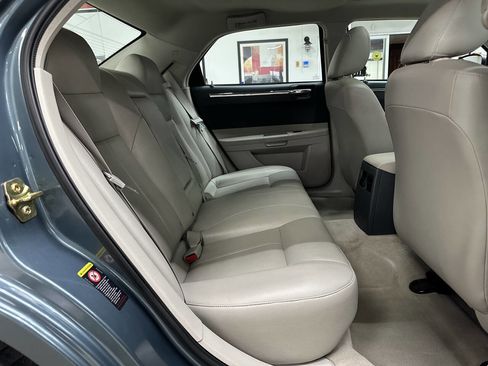 Used 2005 Chrysler 300 Touring w/ Protection Group image 15
