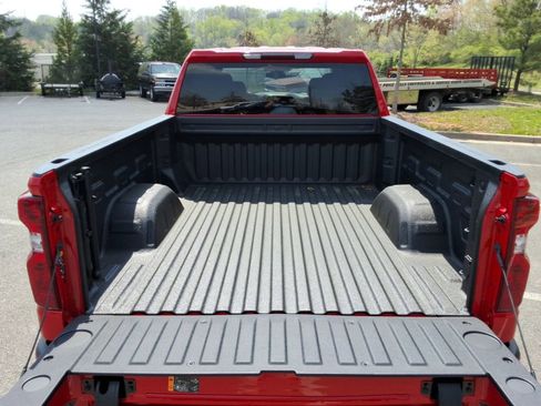 Certified 2025 Chevrolet Silverado 1500 Custom w/ Turbomax Blackout Package image 18