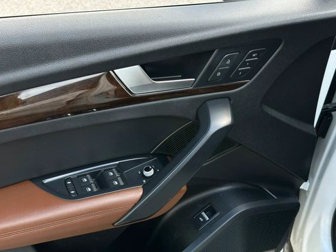 Used 2019 Audi Q5 2.0T Premium Plus w/ Premium Plus Package image 11