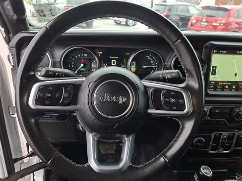 Used 2022 Jeep Wrangler Unlimited Sahara image 21