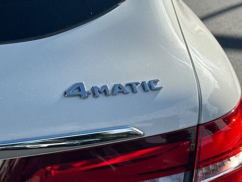 Used 2019 Mercedes-Benz GLC 300 4MATIC image 26