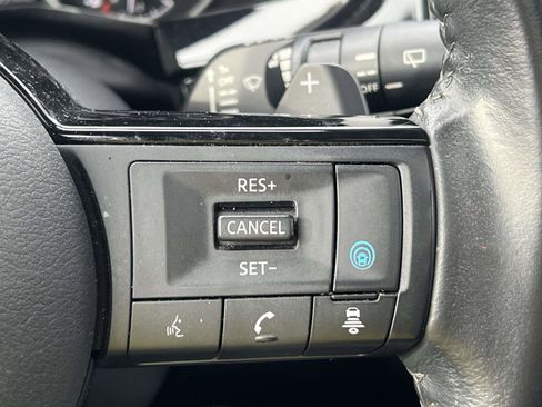 Used 2022 Nissan Pathfinder SV w/ SV Premium Package image 25