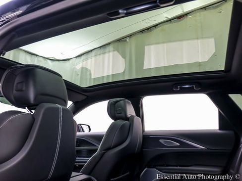 New 2025 Cadillac Lyriq Luxury image 10