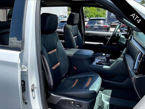 Used 2024 GMC Sierra 1500 AT4 w/ Technology Package image 29