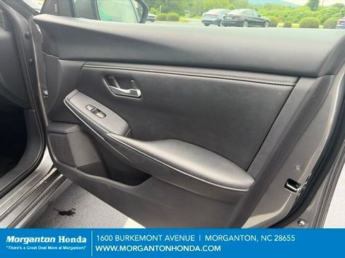 Used 2024 Nissan Sentra SV FWD image 30