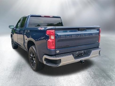 Used 2022 Chevrolet Silverado 1500 LT AWD/4WD image 3