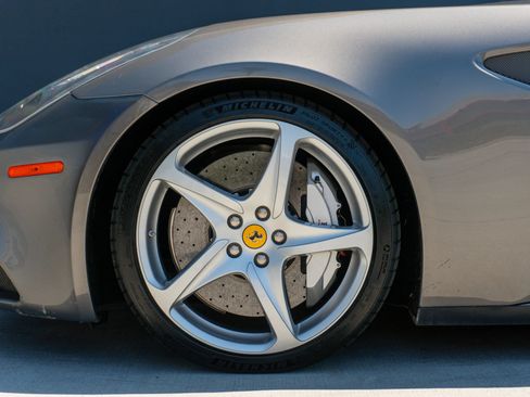 Used 2012 Ferrari FF AWD/4WD image 18