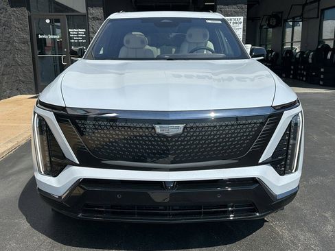 New 2026 Cadillac Vistiq Sport w/ LPO, Floor Liner Package image 6