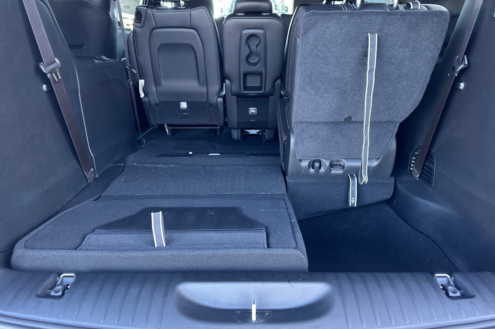 New 2026 Chrysler Pacifica Select w/ S Appearance Package FWD image 16