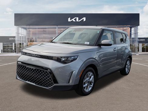 Certified 2023 Kia Soul LX w/ LX Technology Package FWD image 6