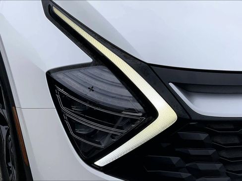 Used 2024 Kia Sportage LX FWD image 28