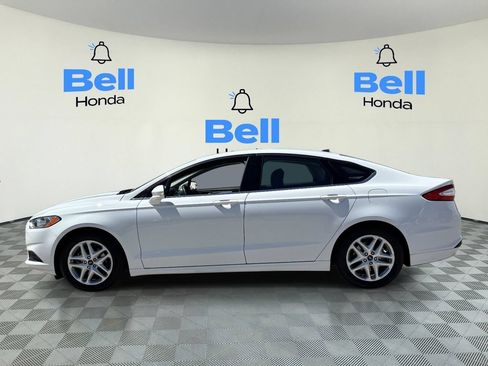 Used 2016 Ford Fusion SE FWD image 2