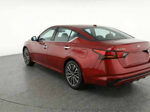Used 2025 Nissan Altima 2.5 SV image 6