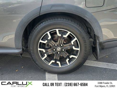 Used 2020 Nissan Pathfinder SL AWD/4WD image 10
