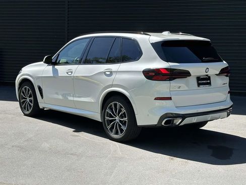 Used 2025 BMW X5 xDrive40i AWD/4WD image 3