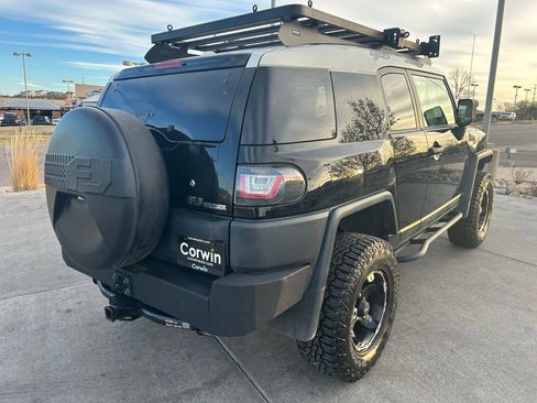 Used 2014 Toyota FJ Cruiser 4WD w/ Upgrade Package image 9