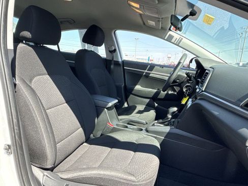 Used 2019 Hyundai Elantra SE w/ Cargo Package image 23