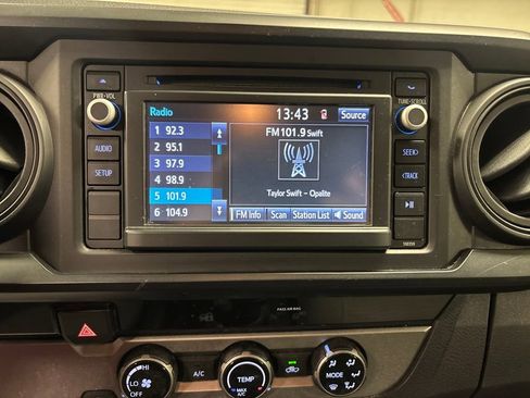 Used 2018 Toyota Tacoma SR w/ SR Convenience Package image 39