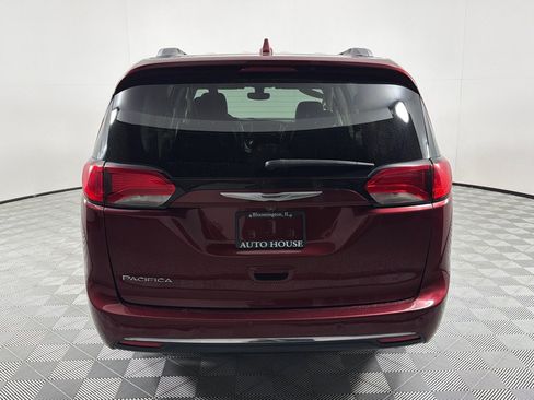 Used 2019 Chrysler Pacifica Touring-L FWD image 6