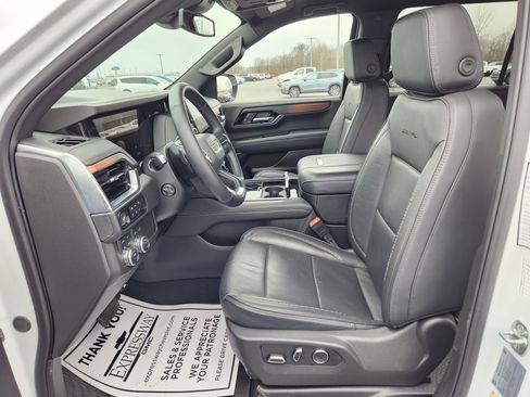 Used 2025 GMC Yukon XL Denali image 13