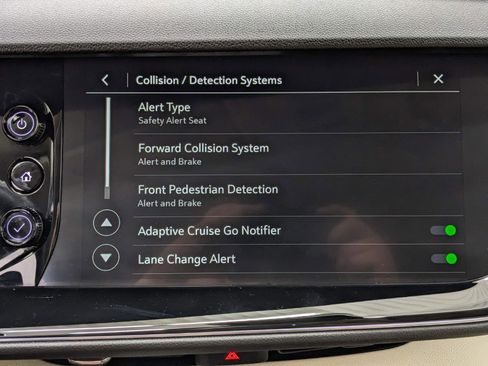 Used 2023 Buick Envision Avenir image 42